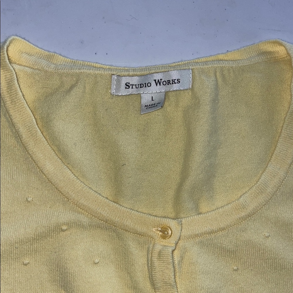 St. John Pale Yellow Textured Knit Button Cardigan. Size Large. Women’s. - Picture 3 of 6